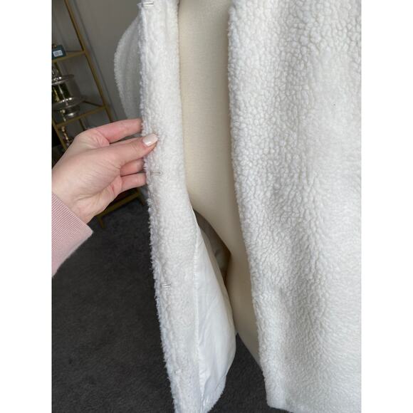 H&M cream shearling oversized vest size XS, - Picture 11 of 12